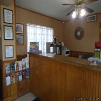 Azure Hills Inn&suites * Fredericksburg