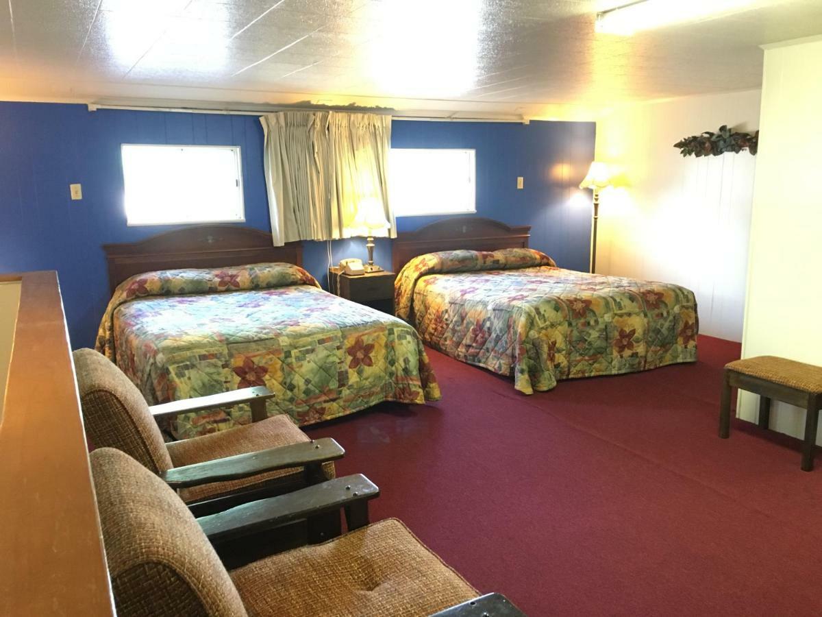 Azure Hills Inn&suites Fredericksburg